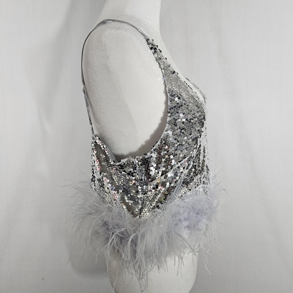 Boutique Feathers and Sequins Women's Silver Sleeveless Crop Top. - Picture 9 of 9